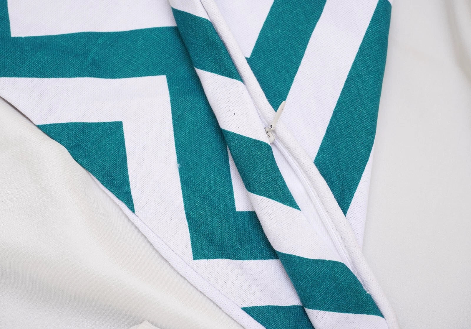 Chevron Cushion Covers 100% Cotton Zigzag Style Home Sofa Outdoor Décor 18x18''.