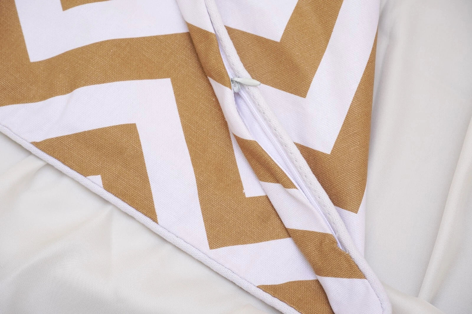 Chevron Cushion Covers 100% Cotton Zigzag Style Home Sofa Outdoor Décor 18x18''.