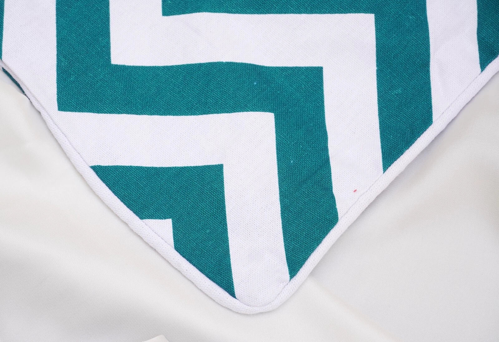 Chevron Cushion Covers 100% Cotton Zigzag Style Home Sofa Outdoor Décor 18x18''.